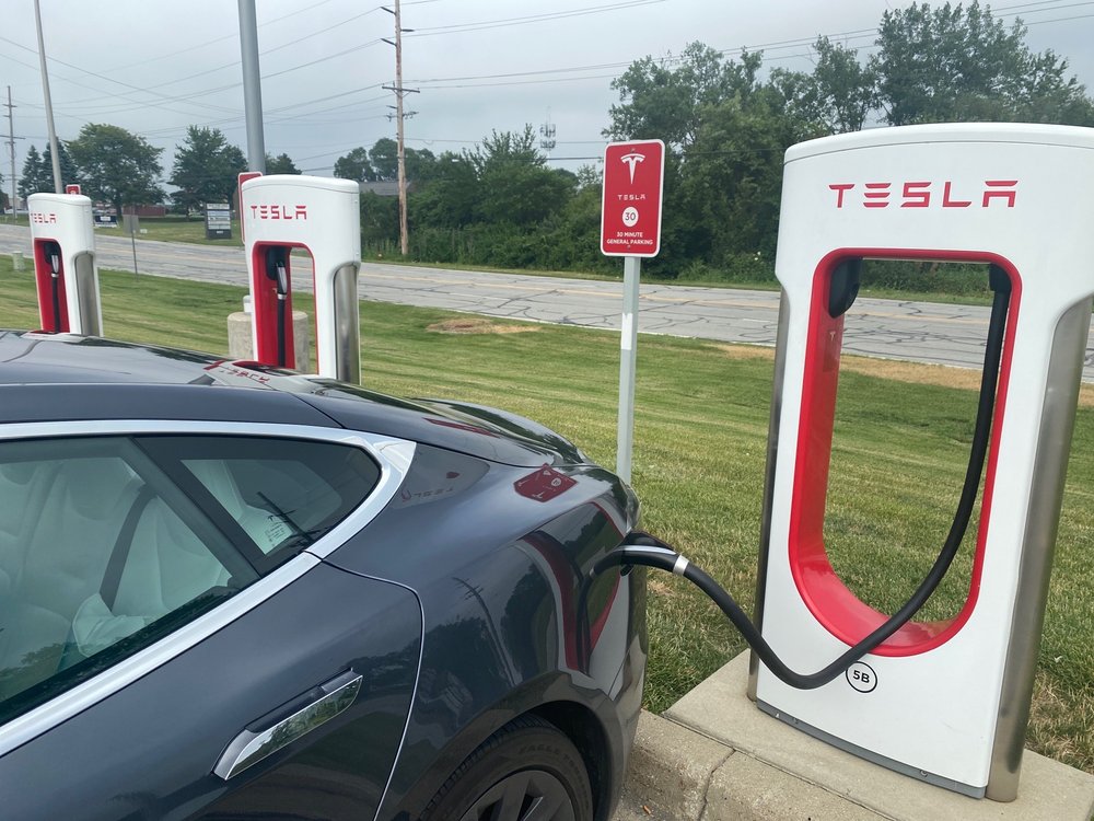 TESLA SUPERCHARGER MERRILLVILLE Updated June 2024 14 Photos 611