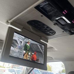 No Limit Sounds & Auto Glass - Rear tv