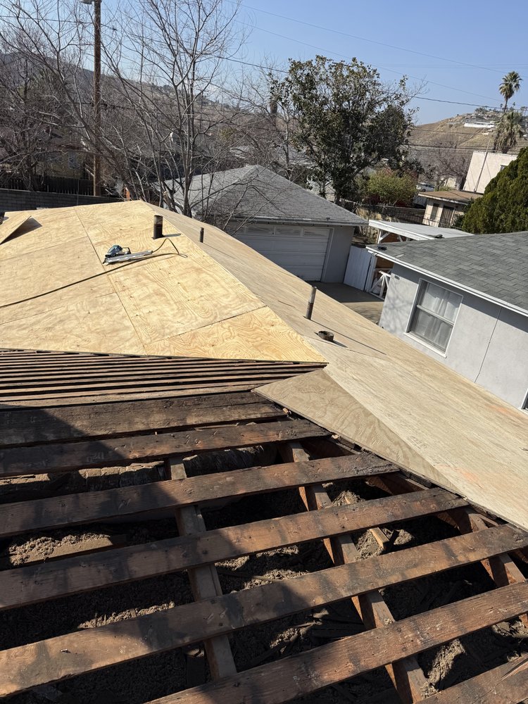 Slide of Max Roofing Solutions