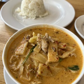Thai Top Ten - Red Curry w/Rice on Side - Thai Near Me - Richmond, Virginia Thai Top Ten - Red Curry w/Rice on Side - Thai Near Me - Richmond, Virginia