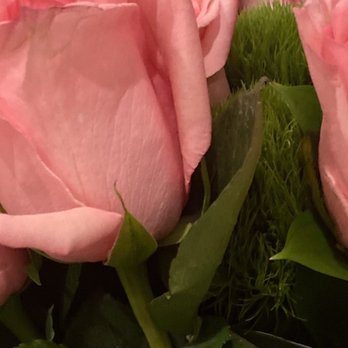 UrbanStems - The roses were all wilting. The flower set I bought wasn't even supposed to contain roses in the first place. - Florists Near Me UrbanStems - The roses were all wilting. The flower set I bought wasn't even supposed to contain roses in the first place. - Florists Near Me