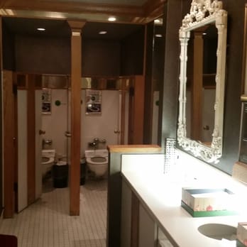Bob Heilman's Beachcomber - The ladies room... sort of outdated. - Seafood Near Me - Clearwater Beach, Florida