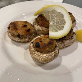 Mount Vernon - Crab stuffed mushroom - Steakhouses Near Me - Somerville, Massachusetts