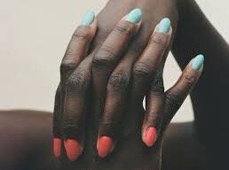 Top Nails Logo