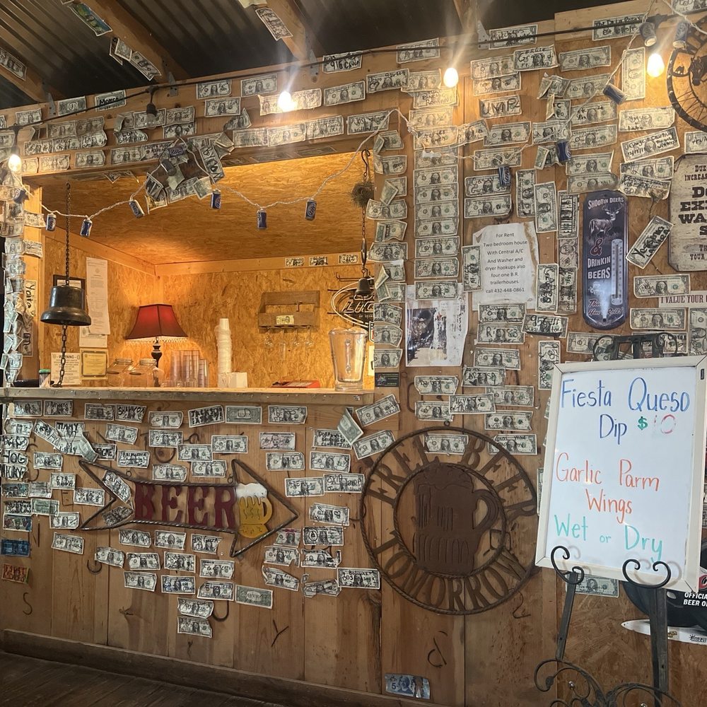 Joe’s Bar and Grill - Service area inside - Burgers Near Me - Balmorhea, Texas