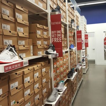 Reebok - Shoe Stores Near Me - Chandler, Arizona