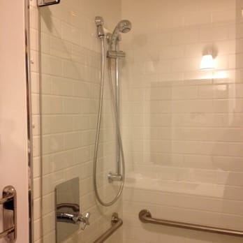 Four Points by Sheraton Niagara Falls - Washroom (Room 131) - Hotels Near Me - Niagara Falls, New York Four Points by Sheraton Niagara Falls - Washroom (Room 131) - Hotels Near Me - Niagara Falls, New York