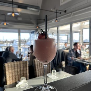 Red 36 - Frose - Seafood Near Me - Mystic, Connecticut