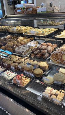 Henri's Bakery & Deli by null