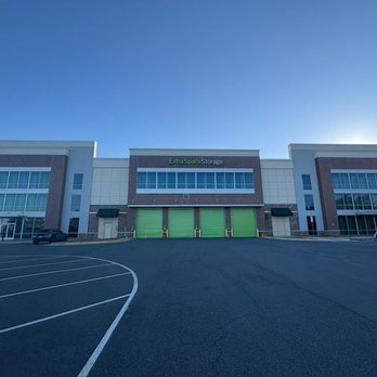Extra Space Storage - 3531_Beauty Image - Self Storage Near Me - Chantilly, Virginia