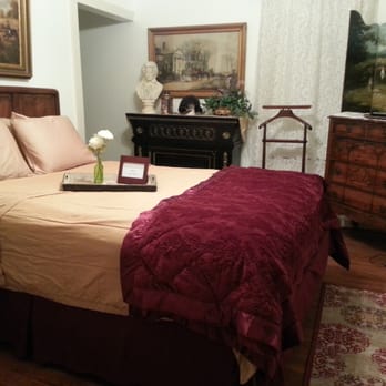 The Simpson Inn - Victorian Gent's Room - Hotels Near Me - Seagraves, Texas The Simpson Inn - Victorian Gent's Room - Hotels Near Me - Seagraves, Texas