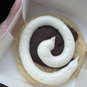 Crumbl - Camas - Cinnamon Roll - Bakeries Near Me - Vancouver, Washington Crumbl - Camas - Cinnamon Roll - Bakeries Near Me - Vancouver, Washington