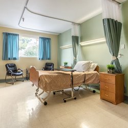 Tarzana Health & Rehab Center