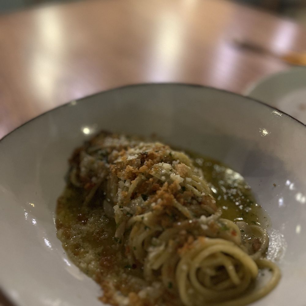 Iggys - Spaghetti Aglio e Olio - Italian Near Me - Nashville, Tennessee Iggys - Spaghetti Aglio e Olio - Italian Near Me - Nashville, Tennessee
