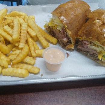 Willie's Pinchos in Orlando - Cuban - Puerto Rican Near Me - Orlando, Florida