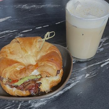 Stemma Craft Coffee - El Guerito iced and croissant sandwich - Coffee Roasteries Near Me - Orlando, Florida