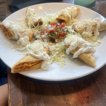 Los 2 Agaves - Flautas quite good - Mexican Near Me - Canby, Oregon