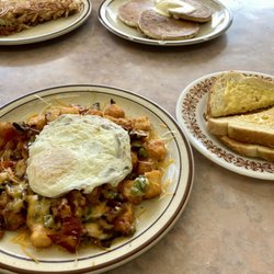 Billy's Cafe - Veggie Potato Platter w/ egg over easy