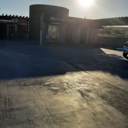 Plenty of rooftop parking