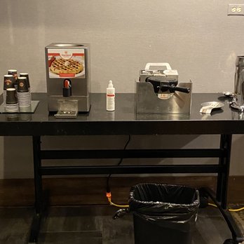 DoubleTree by Hilton Hotel Chicago - Oak Brook - Make your own waffle - Hotels Near Me - Oak Brook, Illinois
