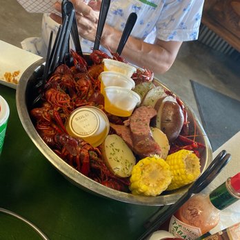 Pincher's Restaurant - 6 pounds of snacks with corn, sausage, & potato - Cajun/Creole Near Me - El Campo, Texas