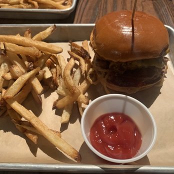 Bulldog Burger - The Bryant burger - Burgers Near Me - Ridgeland, Mississippi
