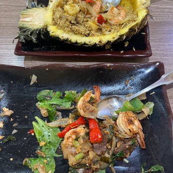 AM Noodle - drunken noodle and pineapple fried rice - Thai Near Me - Ventura, California