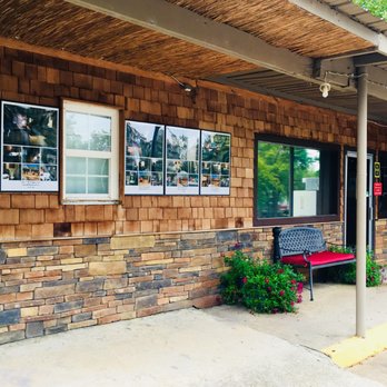 Piddle's Place - Front of Piddle's Bar & Grill - Pizza Near Me - Park Hill, Oklahoma