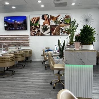 Radiant Nails & Spa - Nail Salons Near Me - El Cajon, California