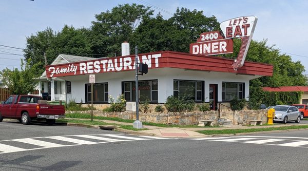Twenty Four Hundred Diner by null