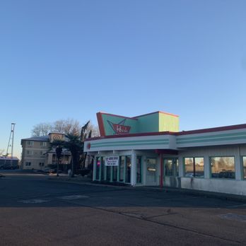 Hash Centralia - Outside - Breakfast & Brunch Near Me - Centralia, Washington Hash Centralia - Outside - Breakfast & Brunch Near Me - Centralia, Washington