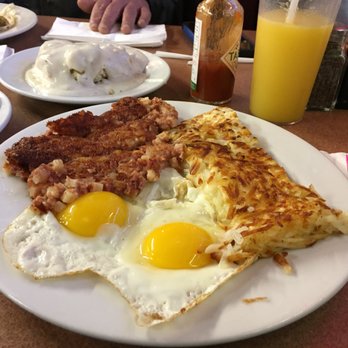 The Pinon Cafe - Corned beef hash, sunny side up eggs, has browns & biscuit & gravy - Cafes Near Me - Payson, Arizona