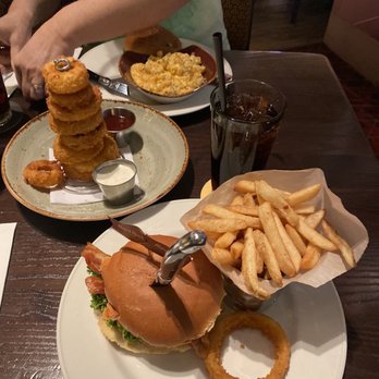 Hard Rock Cafe - Bacon cheeseburger Onion Ring Tower and wife got Twisted Mac and Cheese -- really awesome - American Near Me - Hollywood, Florida Hard Rock Cafe - Bacon cheeseburger Onion Ring Tower and wife got Twisted Mac and Cheese -- really awesome - American Near Me - Hollywood, Florida
