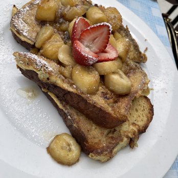 Immigrant Son Caffe - Brioche French toast with caramelized bananas - New American Near Me - Ventura, California Immigrant Son Caffe - Brioche French toast with caramelized bananas - New American Near Me - Ventura, California