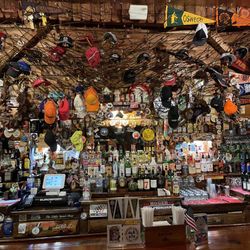 Seneca Lodge - Bar area