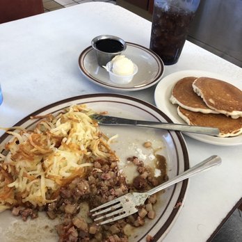 Davies' Chuck Wagon Diner - Corn Corned Beef Hash with 2 Eggs Combo with Hot Cakes - Diners Near Me - Lakewood, Colorado