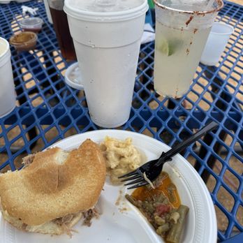 Castroville BBQ - Pulled pork sandwich, green beans and Mac - Smokehouse Near Me - Castroville, Texas Castroville BBQ - Pulled pork sandwich, green beans and Mac - Smokehouse Near Me - Castroville, Texas
