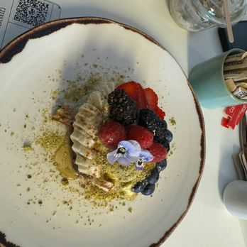 White Mulberries - Banana bread - Coffee & Tea Near Me - London, XGL White Mulberries - Banana bread - Coffee & Tea Near Me - London, XGL