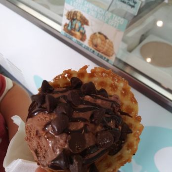Cravings Ice Cream - Rocky road with chocolate chips and chocolate drizzle - Ice Cream & Frozen Yogurt Near Me - Bellflower, California Cravings Ice Cream - Rocky road with chocolate chips and chocolate drizzle - Ice Cream & Frozen Yogurt Near Me - Bellflower, California