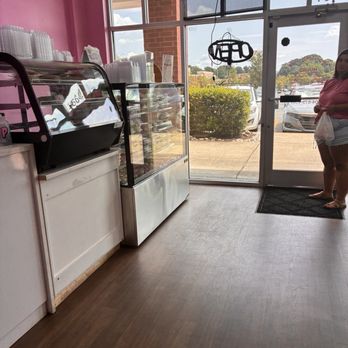 Candy’s  Cheesecake Shoppe - Bakeries Near Me - Gastonia, North Carolina