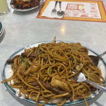 Gourmet China - Lo mein & other dish - Chinese Near Me - Eagle, Colorado