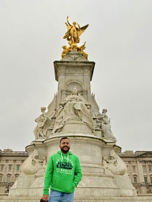 Queen Victoria Memorial by null