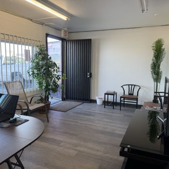 Angies Auto Service - Clean waiting room - Auto Repair Near Me - Henderson, Nevada Angies Auto Service - Clean waiting room - Auto Repair Near Me - Henderson, Nevada