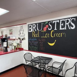 Bruster's Real Ice Cream - Lobby area