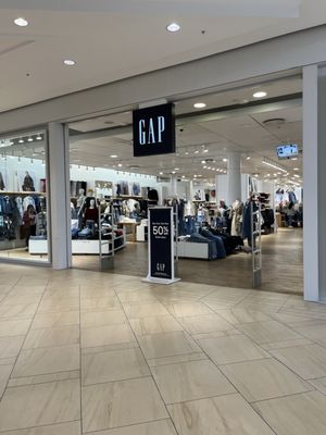 Hillcrest Mall by null