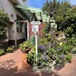 Lunada Garden Bistro - Garden seating or indoors