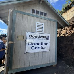 Exterior photo of Goodwill Donation Center - Pearl City, Hawaii Exterior photo of Goodwill Donation Center - Pearl City, Hawaii