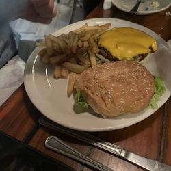 Nicky's Of Centerport - Cheeseburger
