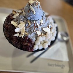 Heybings - Black sesame bingsoo