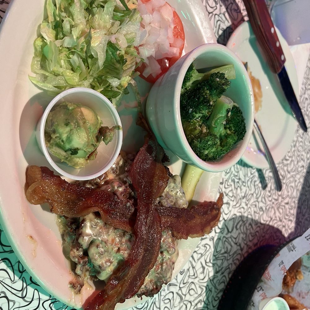Bacon Guacamole Burger with Steamed Broccoli